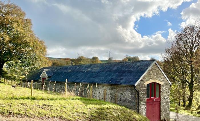End of barn and garden to Y Llofft Wair